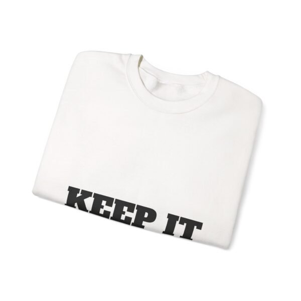سويت شيرت برقبة دائرية بشعار رياضي - "حافظ على لياقتك... فقط حافظ على لياقتك"" fitness slogan crewneck sweatshirt — "keep it shirt...just keep the fittness up"