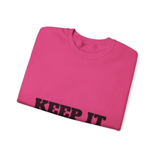 سويت شيرت برقبة دائرية بشعار رياضي - "حافظ على لياقتك... فقط حافظ على لياقتك"" fitness slogan crewneck sweatshirt — "keep it shirt...just keep the fittness up"