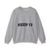 سويت شيرت برقبة دائرية بشعار رياضي - "حافظ على لياقتك... فقط حافظ على لياقتك"" fitness slogan crewneck sweatshirt — "keep it shirt...just keep the fittness up"