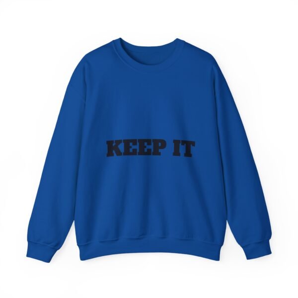 سويت شيرت برقبة دائرية بشعار رياضي - "حافظ على لياقتك... فقط حافظ على لياقتك"" fitness slogan crewneck sweatshirt — "keep it shirt...just keep the fittness up"