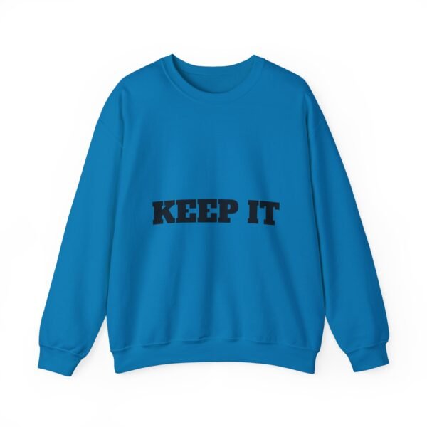 سويت شيرت برقبة دائرية بشعار رياضي - "حافظ على لياقتك... فقط حافظ على لياقتك"" fitness slogan crewneck sweatshirt — "keep it shirt...just keep the fittness up"