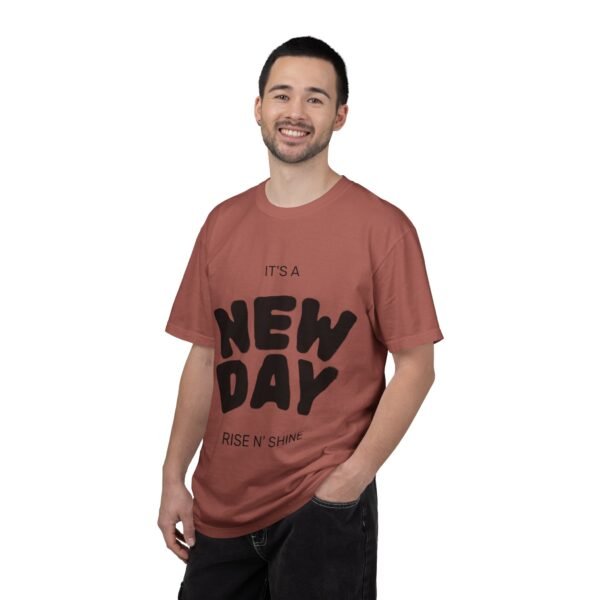 تيشيرت "يوم جديد" - تيشيرت ملهم "يوم جديد... أنت جديد دائمًا" a new day t shirt — "a new day... a new you always" inspirational tee