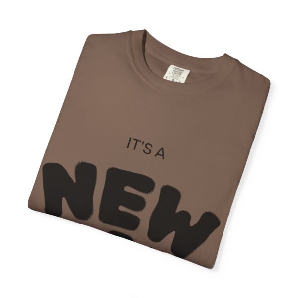 تيشيرت "يوم جديد" - تيشيرت ملهم "يوم جديد... أنت جديد دائمًا" a new day t shirt — "a new day... a new you always" inspirational tee