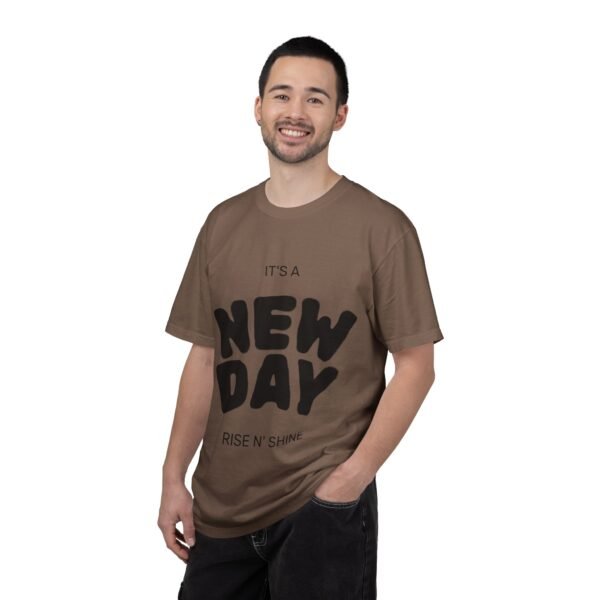 تيشيرت "يوم جديد" - تيشيرت ملهم "يوم جديد... أنت جديد دائمًا" a new day t shirt — "a new day... a new you always" inspirational tee