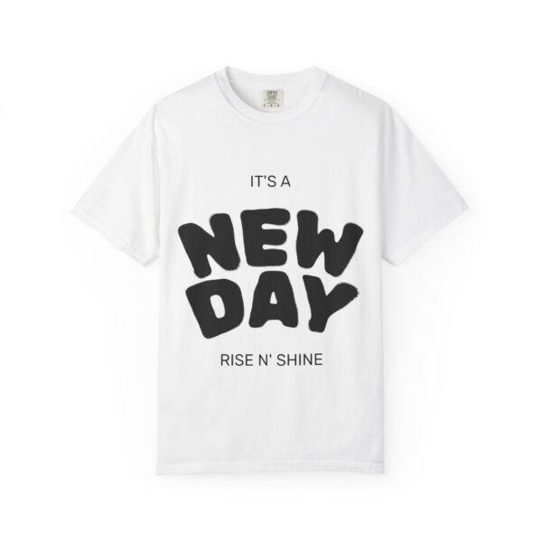 تيشيرت "يوم جديد" - تيشيرت ملهم "يوم جديد... أنت جديد دائمًا" a new day t shirt — "a new day... a new you always" inspirational tee