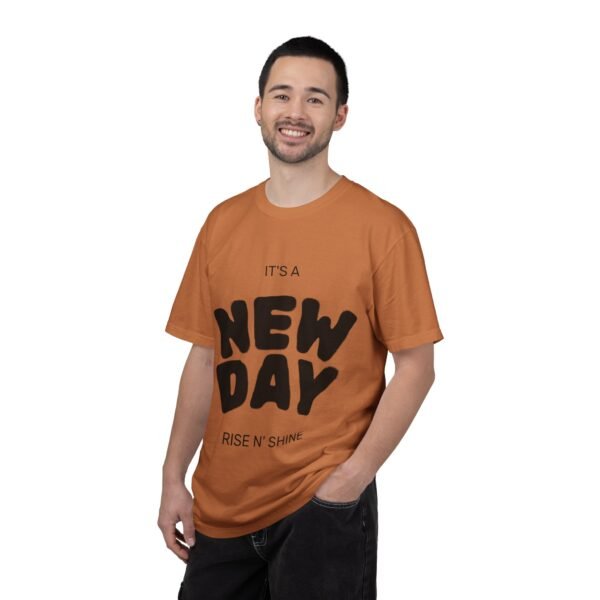 تيشيرت "يوم جديد" - تيشيرت ملهم "يوم جديد... أنت جديد دائمًا" a new day t shirt — "a new day... a new you always" inspirational tee