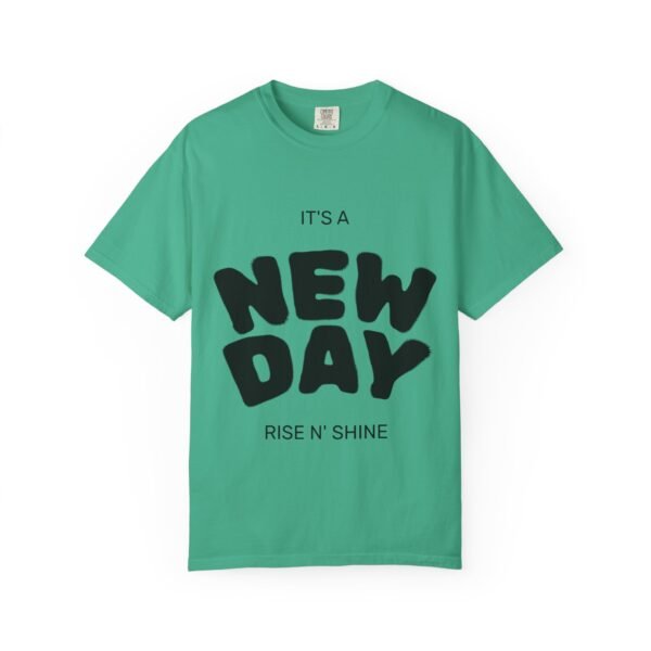 تيشيرت "يوم جديد" - تيشيرت ملهم "يوم جديد... أنت جديد دائمًا" a new day t shirt — "a new day... a new you always" inspirational tee