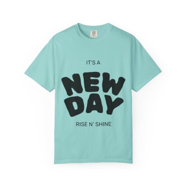تيشيرت "يوم جديد" - تيشيرت ملهم "يوم جديد... أنت جديد دائمًا" a new day t shirt — "a new day... a new you always" inspirational tee