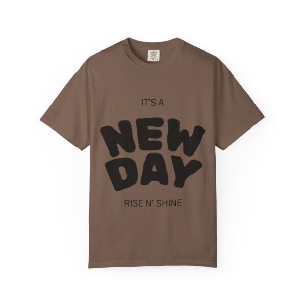 تيشيرت "يوم جديد" - تيشيرت ملهم "يوم جديد... أنت جديد دائمًا" a new day t shirt — "a new day... a new you always" inspirational tee