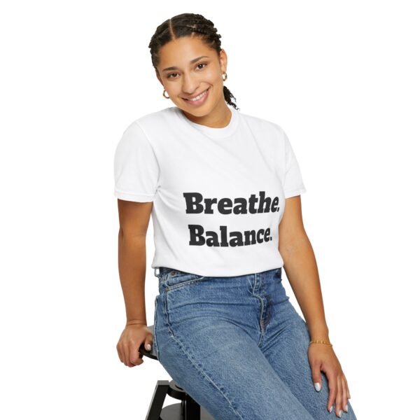 تيشيرت يوغا فاخر. تنفس. توازن. كن. high premium breathe. balance. become. yoga t shirt